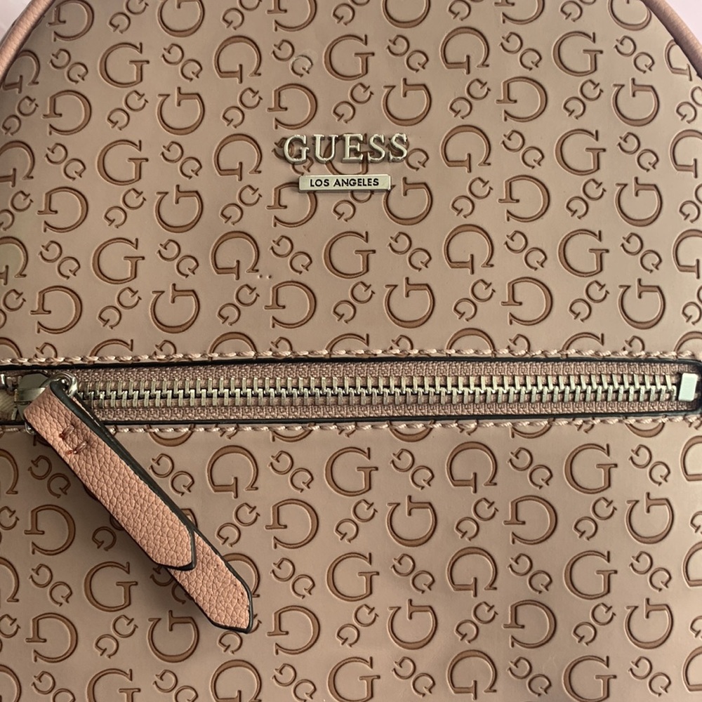 Guess backpack 🎒 - Picture 2 of 8